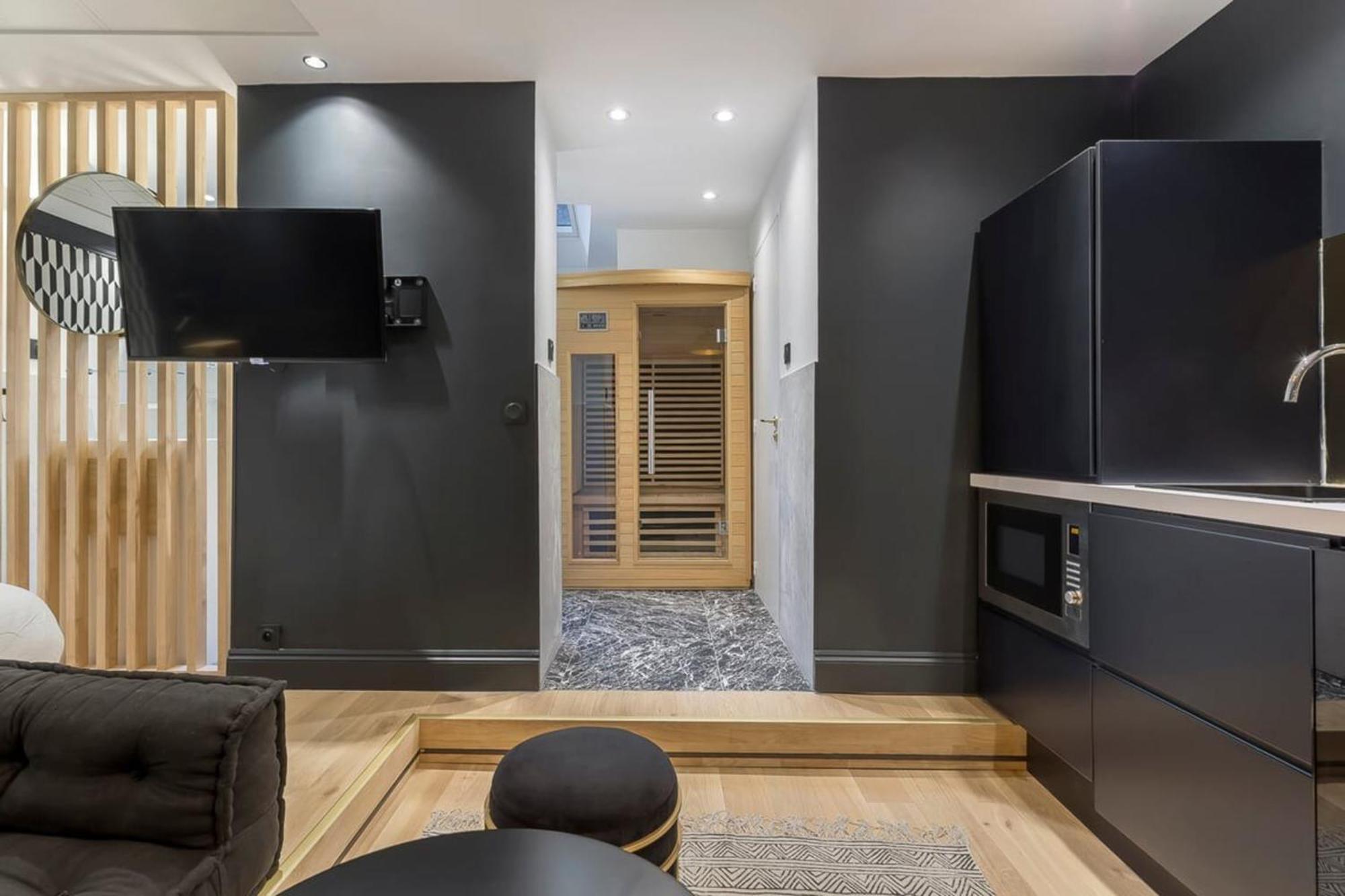 Victor Hugo Romantic Suite - Sauna Et Balneo Lyon Exterior photo